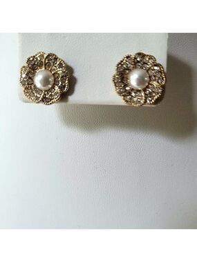 Vintage Flower Pearl Rhinestone Stud Earrings